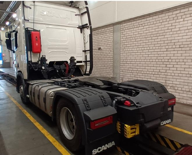 Scania R 450 - Tractor unit: picture 4 Scania R 450 - Tractor unit: picture 4