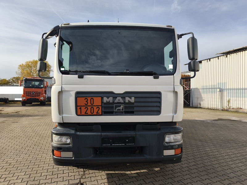 MAN TGM 18.240 12.400 l - Tank truck: picture 3 MAN TGM 18.240 12.400 l - Tank truck: picture 3