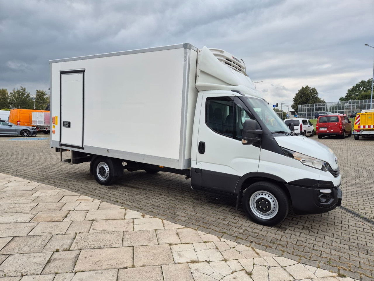 Iveco Daily 35S16 Hi-Matic / 1 Owner / Mitsubishi / Serviced - Refrigerated van: picture 5 Iveco Daily 35S16 Hi-Matic / 1 Owner / Mitsubishi / Serviced - Refrigerated van: picture 5