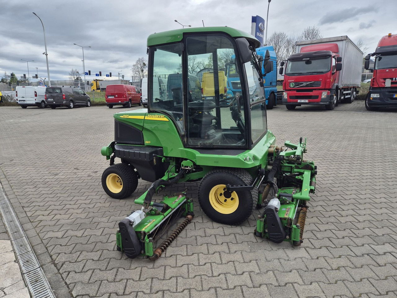 JOHN DEERE 1905 4WD / 2010 / Serviced / Cabin - Garden mower: picture 5 JOHN DEERE 1905 4WD / 2010 / Serviced / Cabin - Garden mower: picture 5
