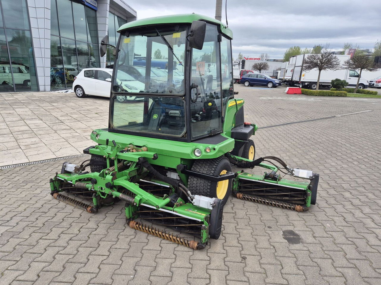John Deere 1905 4WD / 2010 / Serviced / Cabin John Deere 1905 4WD / 2010 / Serviced / Cabin - Garden mower: picture 2 John Deere 1905 4WD / 2010 / Serviced / Cabin John Deere 1905 4WD / 2010 / Serviced / Cabin - Garden mower: picture 2