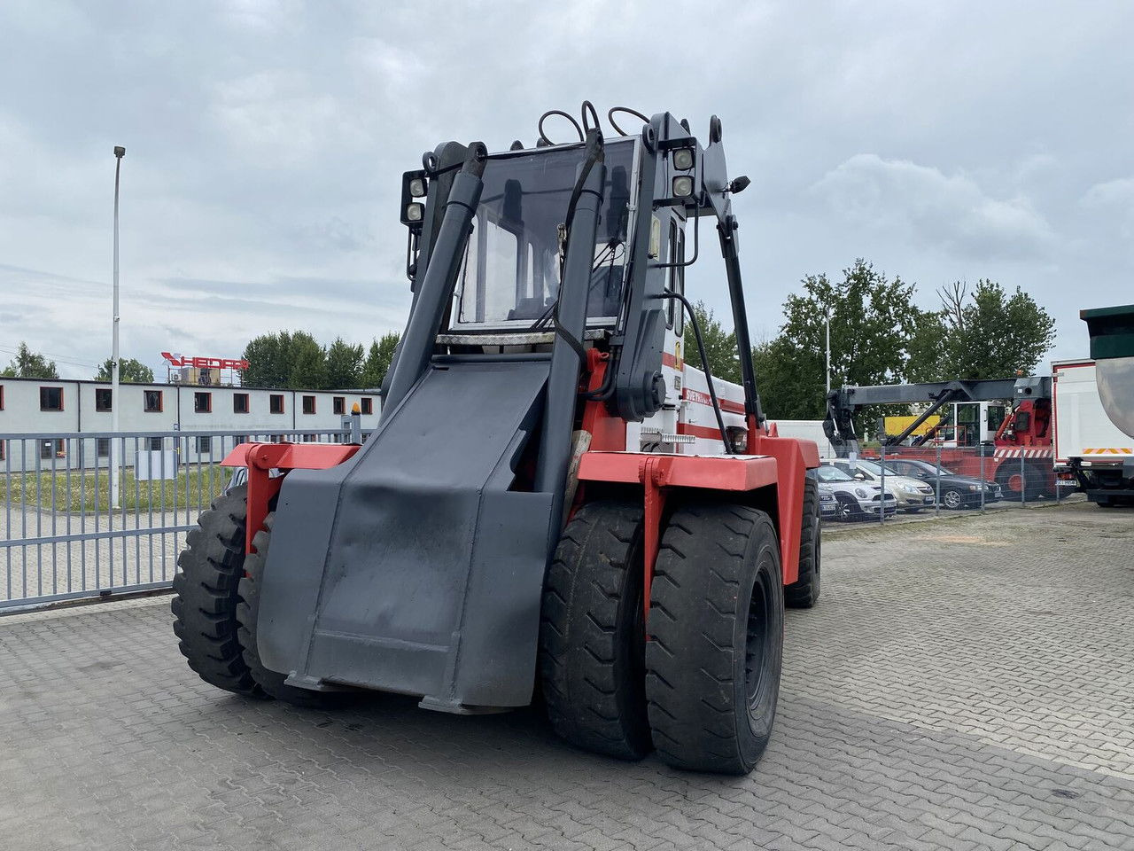 Svetruck TMF 12/9 HB / 1 Owner / Elme Spreader / Wood LOG A RM - Reach stacker: picture 5 Svetruck TMF 12/9 HB / 1 Owner / Elme Spreader / Wood LOG A RM - Reach stacker: picture 5