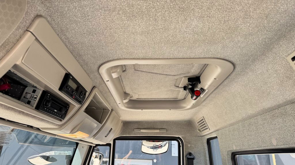Tipper Iveco ML 180E32 K 4x2 meiller tipper - original km: picture 29