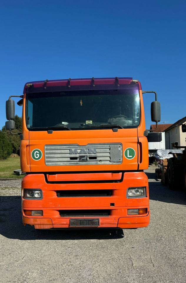 MAN TGA 26.460 6X2 chassis - lifitng axle - Cab chassis truck: picture 2 MAN TGA 26.460 6X2 chassis - lifitng axle - Cab chassis truck: picture 2