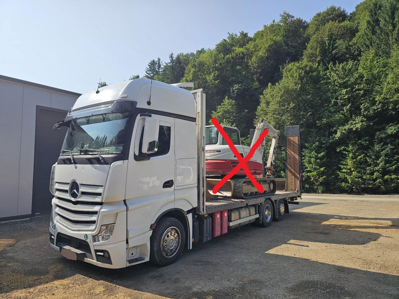 Mercedes-Benz Actros 2545 6x2 transporter - steering axle - 7.8M - Autotransporter truck: picture 4 Mercedes-Benz Actros 2545 6x2 transporter - steering axle - 7.8M - Autotransporter truck: picture 4
