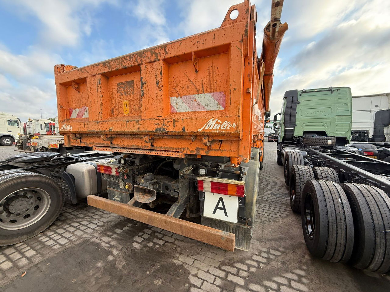 Mercedes-Benz Actros 3346 K 6x4 bordmatic - 3 pedals - Tipper: picture 4 Mercedes-Benz Actros 3346 K 6x4 bordmatic - 3 pedals - Tipper: picture 4