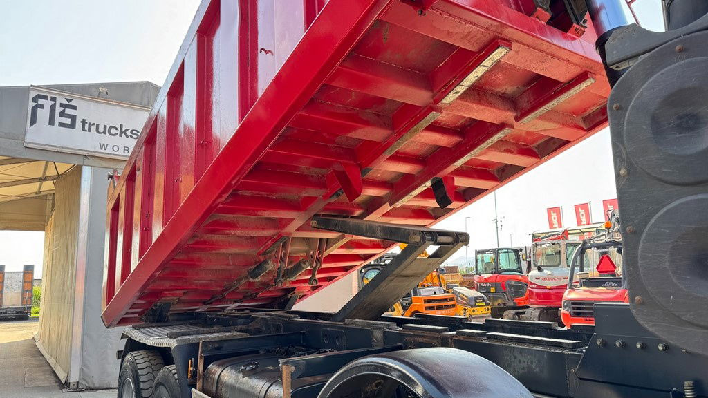 Leasing of  Mercedes-Benz Actros 4141 K 8x6 tipper - 19m3 Mercedes-Benz Actros 4141 K 8x6 tipper - 19m3: picture 9 Leasing of  Mercedes-Benz Actros 4141 K 8x6 tipper - 19m3 Mercedes-Benz Actros 4141 K 8x6 tipper - 19m3: picture 9