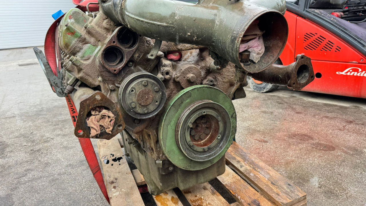 Mercedes-Benz Engine V10 - OM 403.1 - nr.2 - Engine for Truck: picture 2 Mercedes-Benz Engine V10 - OM 403.1 - nr.2 - Engine for Truck: picture 2