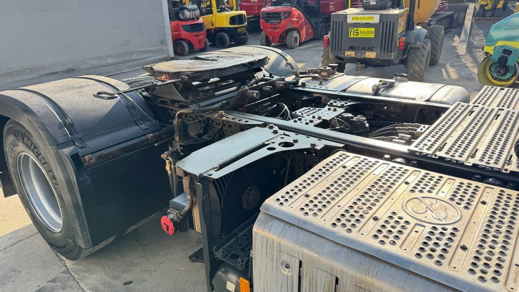 Mercedes-Benz Arocs 1851 LS HAD 4X4 - Euro 6 - retarder - tipper hydraulics - Tractor unit: picture 4 Mercedes-Benz Arocs 1851 LS HAD 4X4 - Euro 6 - retarder - tipper hydraulics - Tractor unit: picture 4