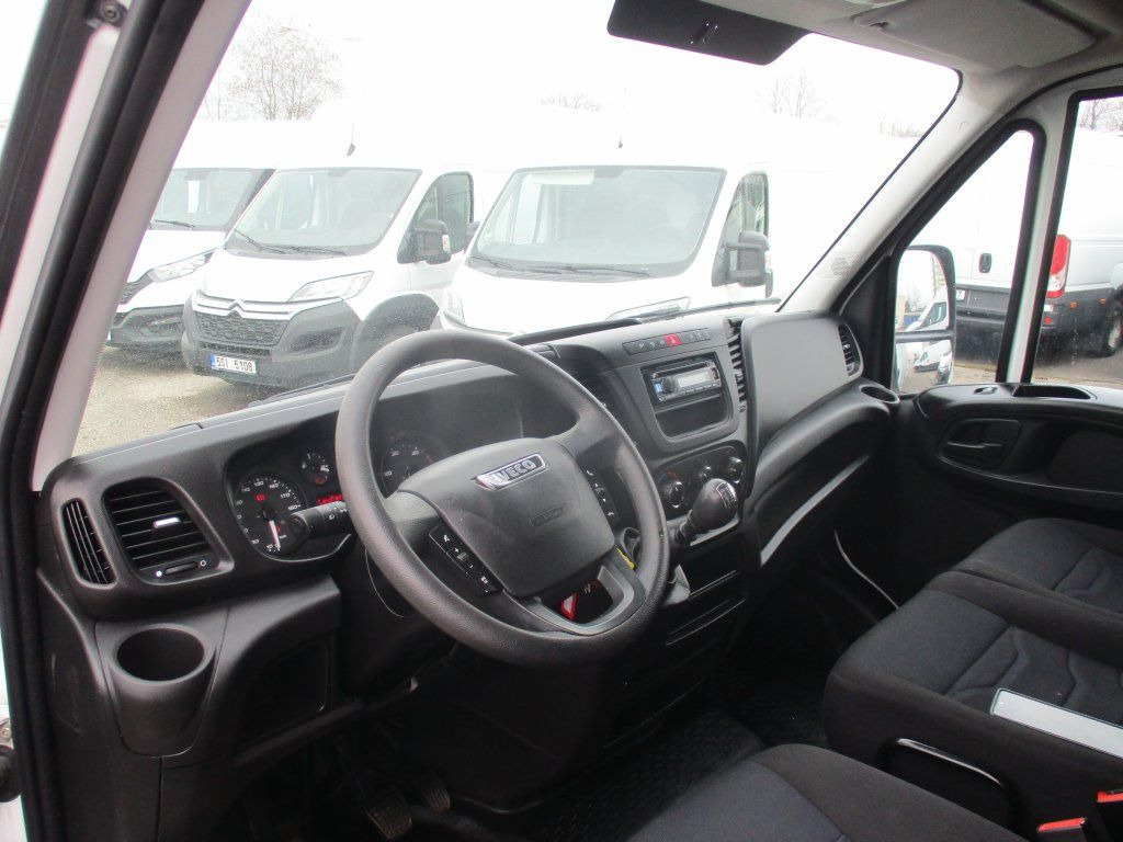 Box van Iveco Daily 35C16: picture 13