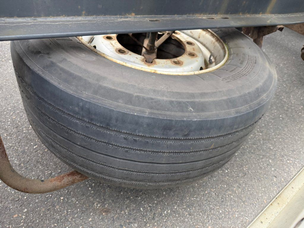 Container transporter/ Swap body semi-trailer Krone SD Boxliner: picture 7