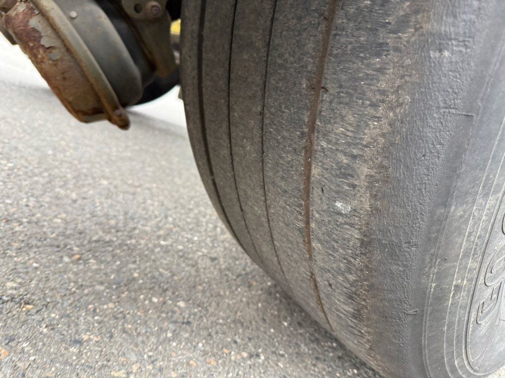 Container transporter/ Swap body semi-trailer Krone SD Boxliner: picture 10