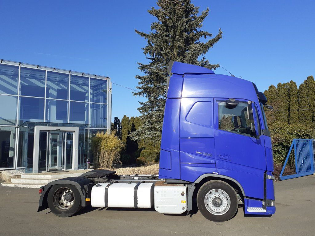 Volvo FH500 XL EURO 6 MEGA/lowdeck - Tractor unit: picture 3 Volvo FH500 XL EURO 6 MEGA/lowdeck - Tractor unit: picture 3