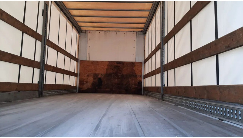 Renault Premium 370 DXI - manual gearbox - Euro 5 - Curtainsider truck: picture 4 Renault Premium 370 DXI - manual gearbox - Euro 5 - Curtainsider truck: picture 4