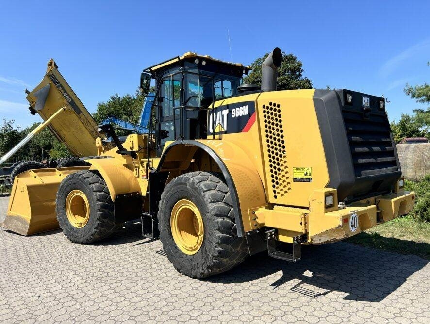 CAT 966M  - Wheel loader: picture 2 CAT 966M  - Wheel loader: picture 2
