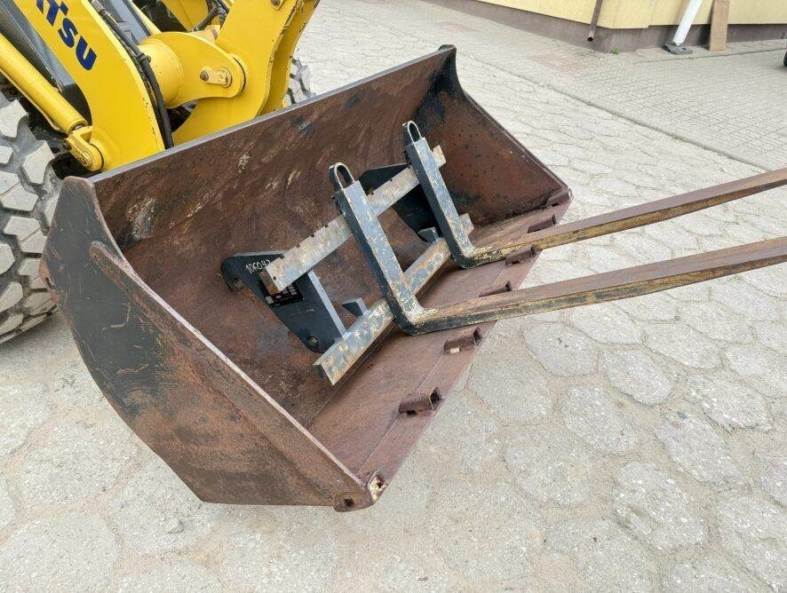 Wheel loader Komatsu WA80M-7: picture 8