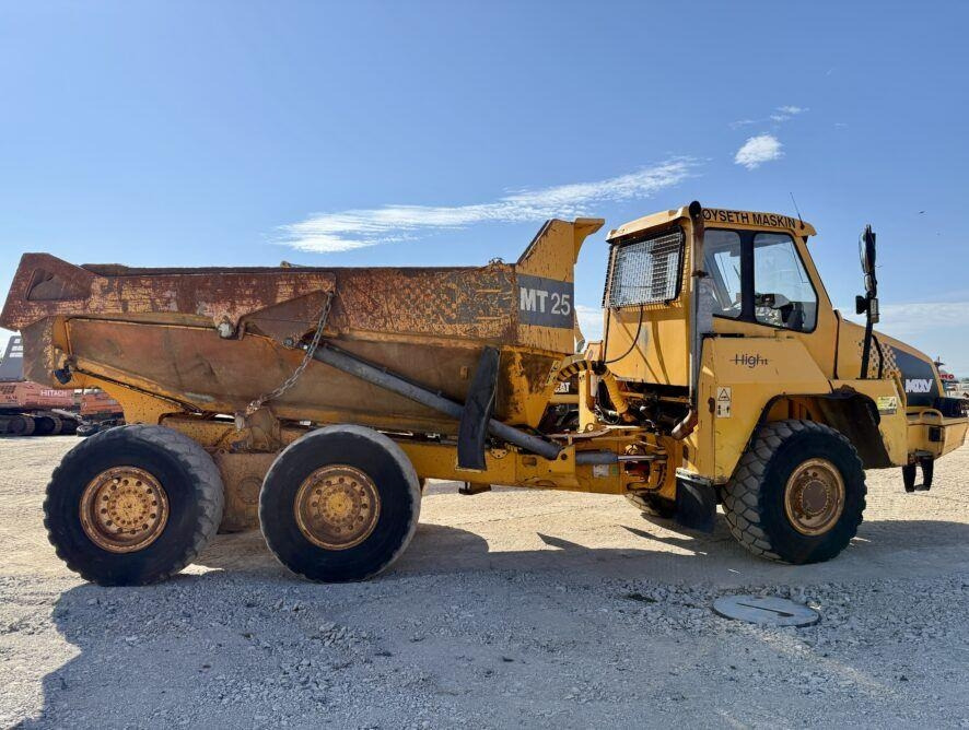 Articulated dumper Moxy MT25: picture 8
