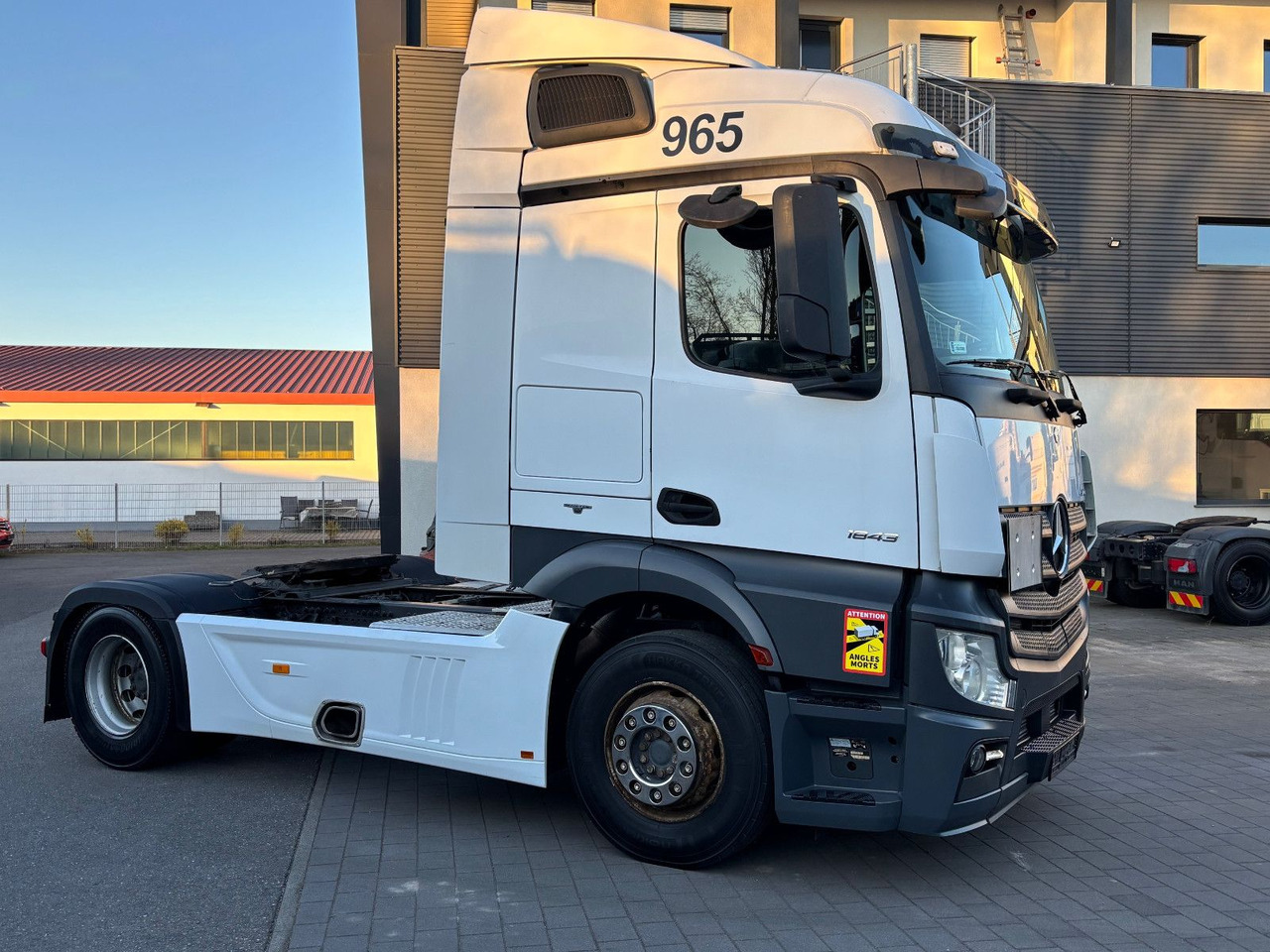 Mercedes-Benz Actros 1843 1845 - Tractor unit: picture 1 Mercedes-Benz Actros 1843 1845 - Tractor unit: picture 1