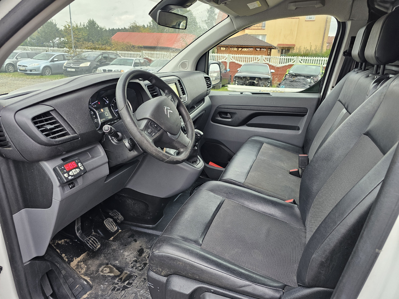 Leasing of Citroen JUMPY CHLODNIA MROZNIA CARRIER+230V KLIMA  NAVI EURO6 [ Copy ] [ Copy ] Citroen JUMPY CHLODNIA MROZNIA CARRIER+230V KLIMA  NAVI EURO6 [ Copy ] [ Copy ]: picture 10