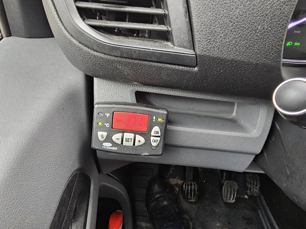 Leasing of Citroen JUMPY CHLODNIA MROZNIA CARRIER+230V KLIMA  NAVI EURO6 [ Copy ] [ Copy ] Citroen JUMPY CHLODNIA MROZNIA CARRIER+230V KLIMA  NAVI EURO6 [ Copy ] [ Copy ]: picture 11