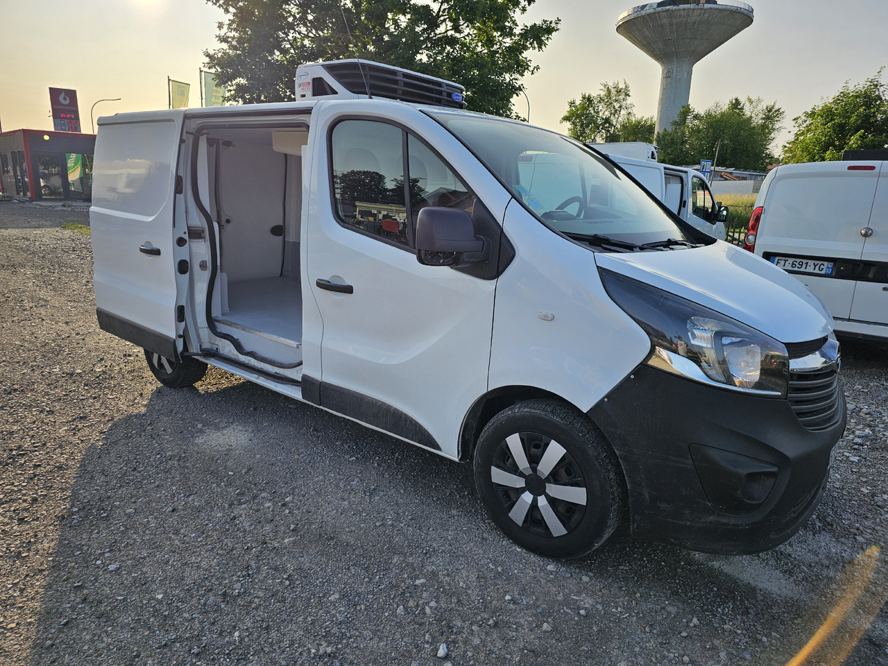 Opel VIVARO CHLODNIA CARRIER+230V CHLODZI GRZEJE KLIMA EURO6 - Refrigerated van: picture 1 Opel VIVARO CHLODNIA CARRIER+230V CHLODZI GRZEJE KLIMA EURO6 - Refrigerated van: picture 1