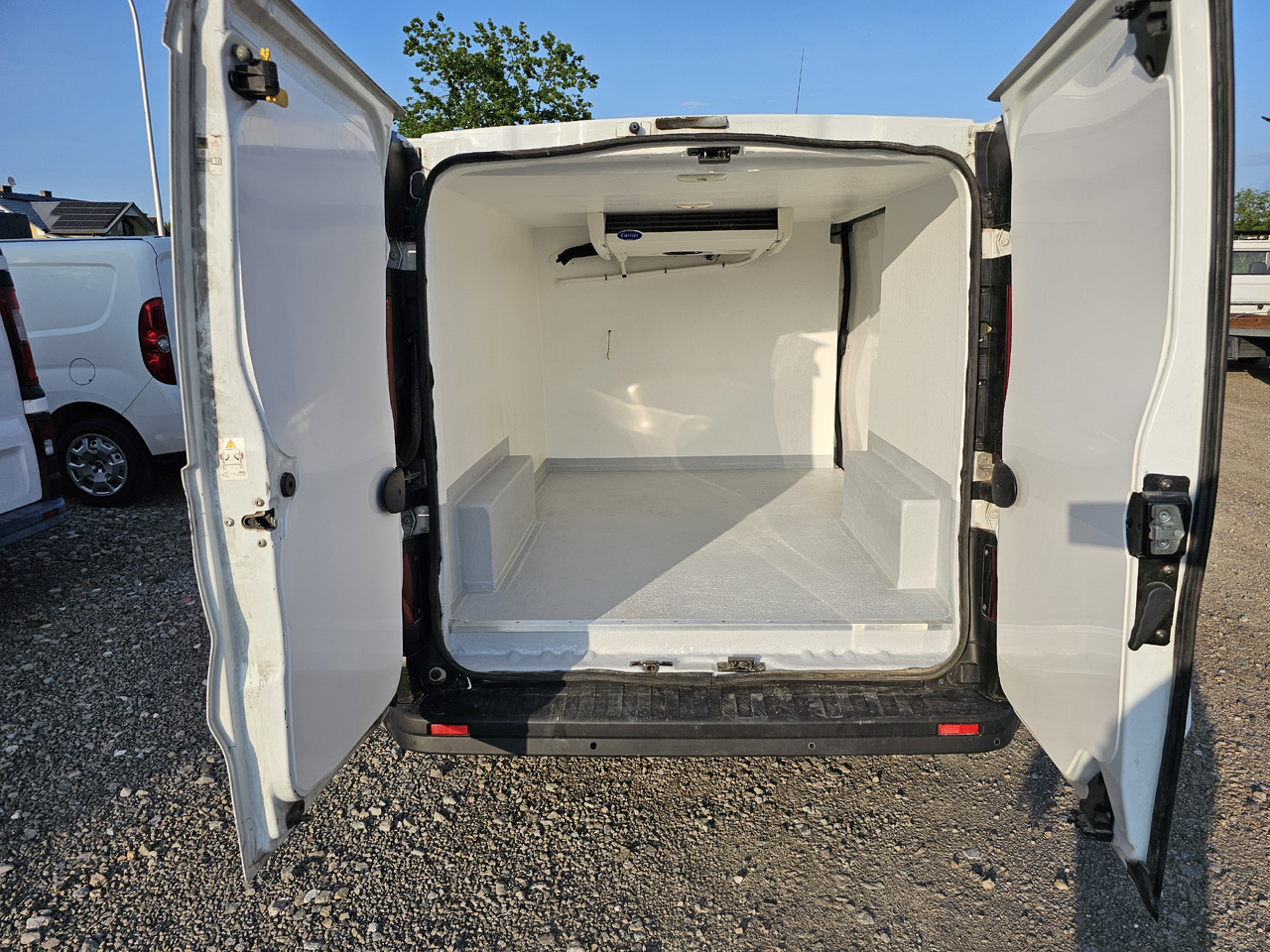 Opel VIVARO CHLODNIA CARRIER+230V CHLODZI GRZEJE KLIMA EURO6 - Refrigerated van: picture 2 Opel VIVARO CHLODNIA CARRIER+230V CHLODZI GRZEJE KLIMA EURO6 - Refrigerated van: picture 2