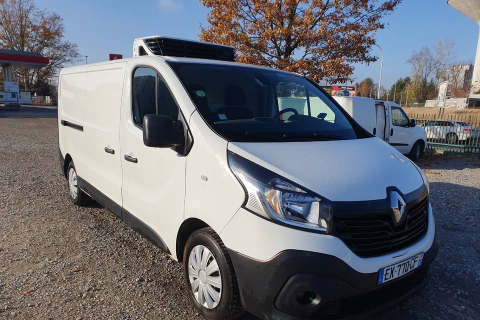 RENAULT TRAFIC CHLODNIA MROZNIA CARRIER+230V KLIMA EURO6 - Refrigerated van: picture 1 RENAULT TRAFIC CHLODNIA MROZNIA CARRIER+230V KLIMA EURO6 - Refrigerated van: picture 1