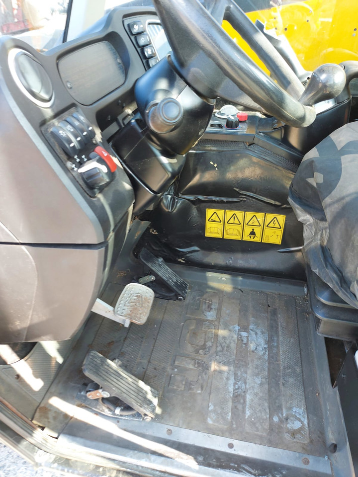 Telescopic handler JCB 527-58 Agri: picture 13