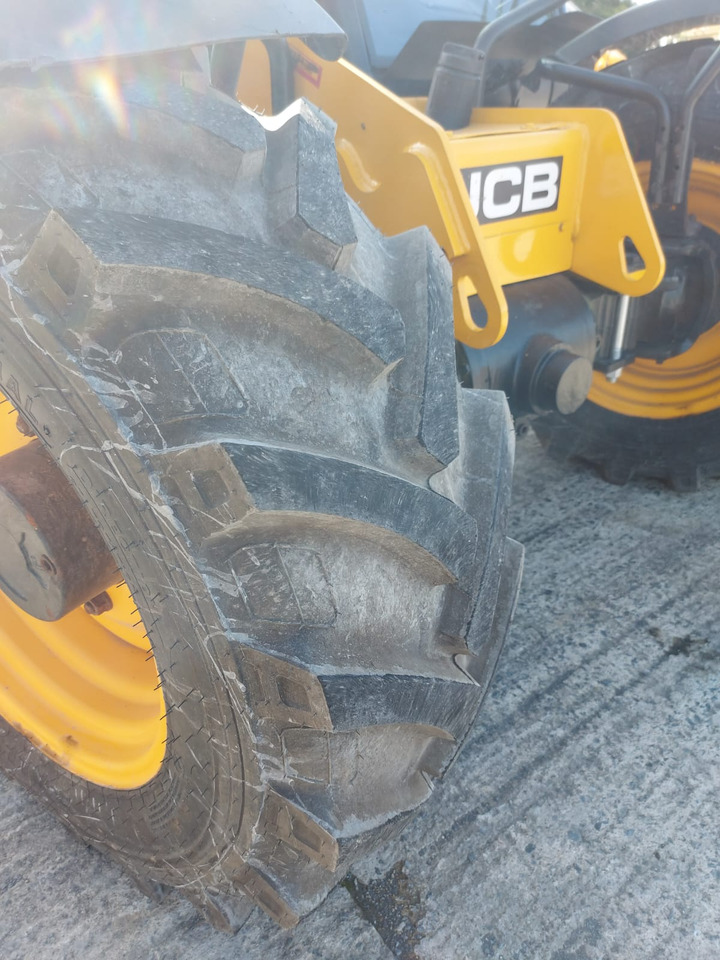 Telescopic handler JCB 527-58 Agri: picture 6
