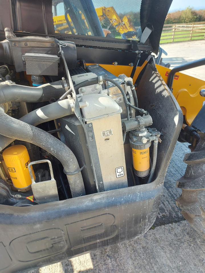 Telescopic handler JCB 527-58 Agri: picture 16
