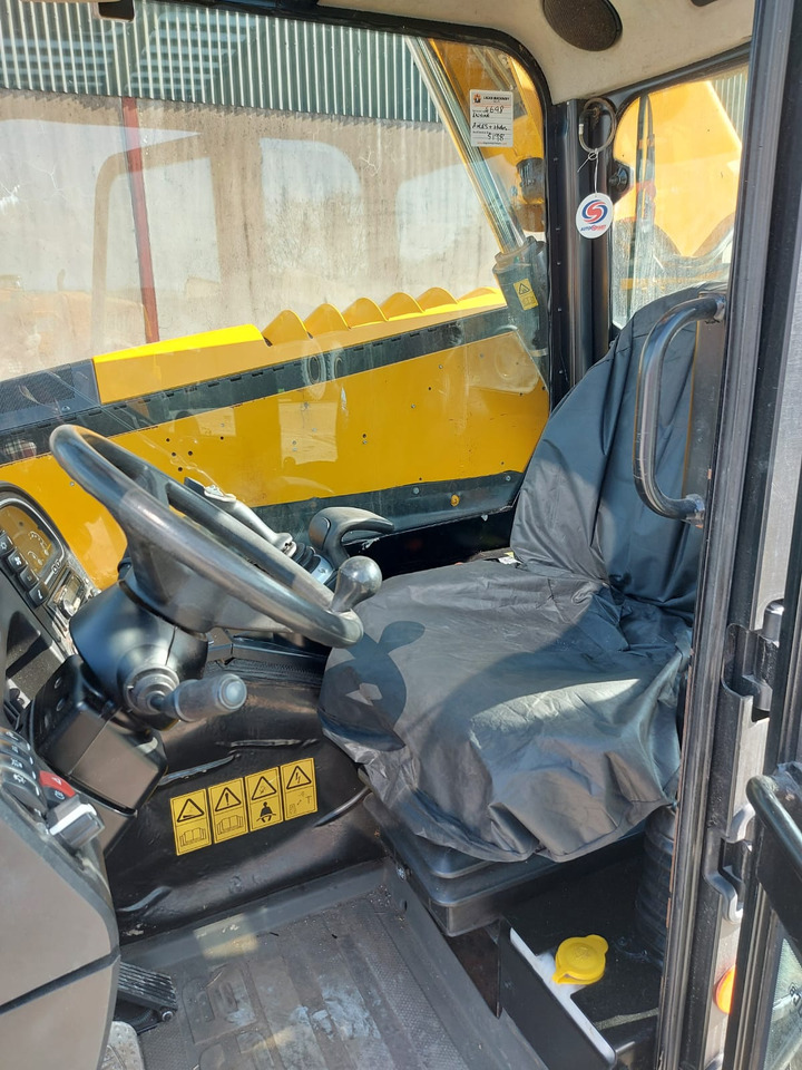 Telescopic handler JCB 527-58 Agri: picture 14