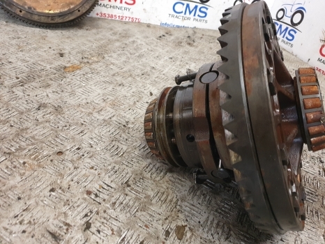 Case 956 Or 1056 Rear Differential 81711c1, 81715c1, 81403c1 - Differential gear for Farm tractor: picture 5 Case 956 Or 1056 Rear Differential 81711c1, 81715c1, 81403c1 - Differential gear for Farm tractor: picture 5