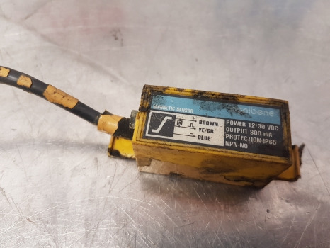 Caterpillar 146329 Carraro 26.16m, Front Axle Sensor 143227 - Sensor: picture 2 Caterpillar 146329 Carraro 26.16m, Front Axle Sensor 143227 - Sensor: picture 2