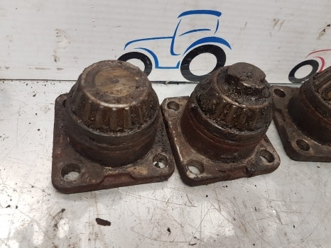 Deutz Agrotron, Same, Lamborgini 150 Front Axle King Pin Set 04415111, Apl2045 - Front axle for Farm tractor: picture 2 Deutz Agrotron, Same, Lamborgini 150 Front Axle King Pin Set 04415111, Apl2045 - Front axle for Farm tractor: picture 2