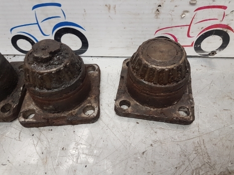 Deutz Agrotron, Same, Lamborgini 150 Front Axle King Pin Set 04415111, Apl2045 - Front axle for Farm tractor: picture 3 Deutz Agrotron, Same, Lamborgini 150 Front Axle King Pin Set 04415111, Apl2045 - Front axle for Farm tractor: picture 3