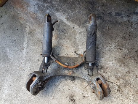 Fendt 724 S4, 700, 300, 500 Ser, Front Linkage Support 0046092100000 - Suspension: picture 1 Fendt 724 S4, 700, 300, 500 Ser, Front Linkage Support 0046092100000 - Suspension: picture 1