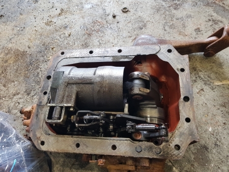 Fiat 70-90, 80-90 Hydraulic Lift Cover Assy 5117164, 5125938, 5123957, 5123959 - Hydraulics for Farm tractor: picture 5 Fiat 70-90, 80-90 Hydraulic Lift Cover Assy 5117164, 5125938, 5123957, 5123959 - Hydraulics for Farm tractor: picture 5