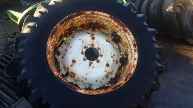 Fiat 90-90, 90 Series Rear Wheel And Tyre 16.9 R34 - Wheel and tire package for Agricultural machinery: picture 1 Fiat 90-90, 90 Series Rear Wheel And Tyre 16.9 R34 - Wheel and tire package for Agricultural machinery: picture 1