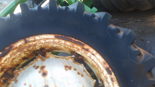 Fiat 90-90, 90 Series Rear Wheel And Tyre 16.9 R34 - Wheel and tire package for Agricultural machinery: picture 3 Fiat 90-90, 90 Series Rear Wheel And Tyre 16.9 R34 - Wheel and tire package for Agricultural machinery: picture 3