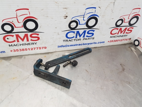 Ford 2810, 4610, 4600 Alternator Bracket Kit D3nn10239a, 81837759 - Alternator for Agricultural machinery: picture 2 Ford 2810, 4610, 4600 Alternator Bracket Kit D3nn10239a, 81837759 - Alternator for Agricultural machinery: picture 2