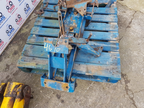 Ford 4610, 4600, 4000, 3910, Pick Up Hitch Complete Original - Frame/ Chassis: picture 3 Ford 4610, 4600, 4000, 3910, Pick Up Hitch Complete Original - Frame/ Chassis: picture 3