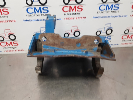 Ford 6640, 40 Series, Pick Up Hitch Bracket F0nns890aj, 81875162 - Frame/ Chassis: picture 3 Ford 6640, 40 Series, Pick Up Hitch Bracket F0nns890aj, 81875162 - Frame/ Chassis: picture 3