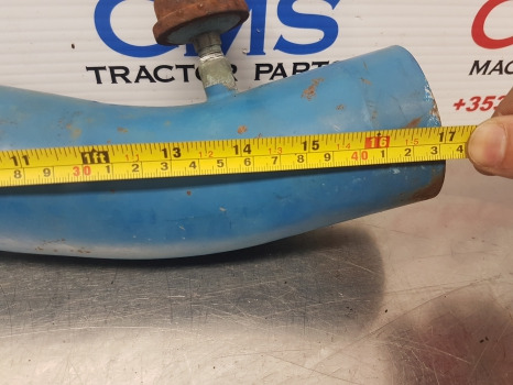 Ford 7000, 7100, 7200, Air Filter Tube D1nn9c602a, D1nn9c602b - Air intake system: picture 3 Ford 7000, 7100, 7200, Air Filter Tube D1nn9c602a, D1nn9c602b - Air intake system: picture 3