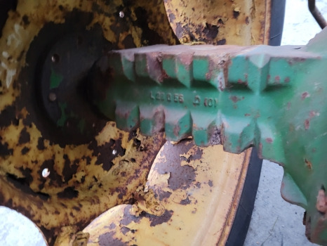 Rear axle John Deere 2130 Rear Half Axle Lhs L29056, R56279, T29452, L29055, L39930: picture 1