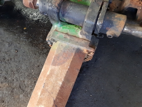 John Deere 6210r Front Axle Suspension Bracket L204767, L206438, L213495 - Suspension for Farm tractor: picture 3 John Deere 6210r Front Axle Suspension Bracket L204767, L206438, L213495 - Suspension for Farm tractor: picture 3