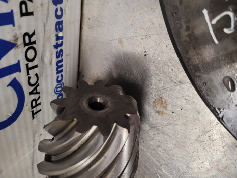 Rear axle John Deere 6230, 6430, 6620, Se6220 Rear Axle Bevel Gear 11x49 L157542, Al164689: picture 9