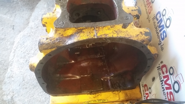 Massey Ferguson 50b Transmission Gearbox Housing 52380m2 - Gearbox and parts for Backhoe loader: picture 3 Massey Ferguson 50b Transmission Gearbox Housing 52380m2 - Gearbox and parts for Backhoe loader: picture 3