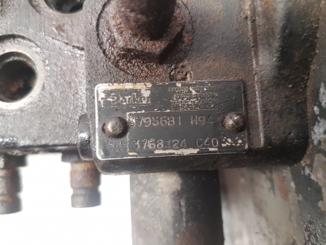 Massey Ferguson 5455 Wet Clutch Pressure Valve 3795681m14 - Clutch and parts for Farm tractor: picture 5 Massey Ferguson 5455 Wet Clutch Pressure Valve 3795681m14 - Clutch and parts for Farm tractor: picture 5