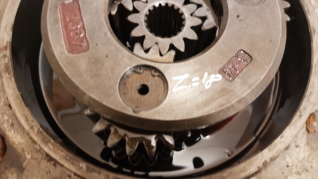 Massey Ferguson 8100 Series Hub Cover With Planetary And Sun Gears 3429856m1 - Front axle for Farm tractor: picture 3 Massey Ferguson 8100 Series Hub Cover With Planetary And Sun Gears 3429856m1 - Front axle for Farm tractor: picture 3