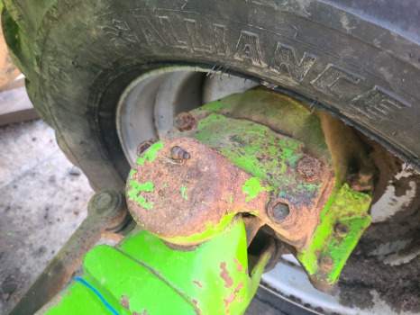 Merlo P28.7 Kt Front Axle Hub Lhs Complete With Drive Shaft - Front axle: picture 2 Merlo P28.7 Kt Front Axle Hub Lhs Complete With Drive Shaft - Front axle: picture 2